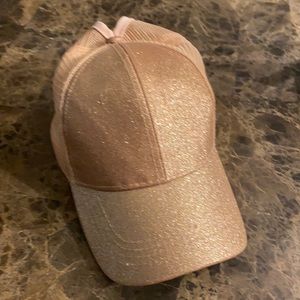 Kids peach glittery cap